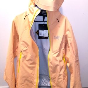 ✨✨ARC'TERYX WOMENS ELIXIR SENTINAL AR JACKET